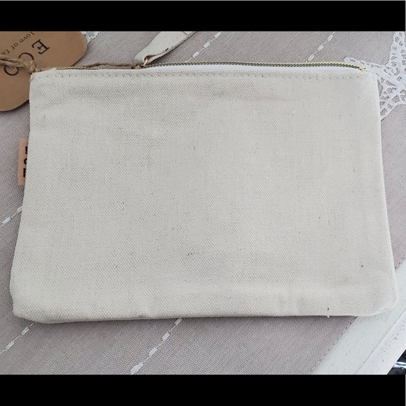 Mrs. Always Right pouch - Picture 5 of 7